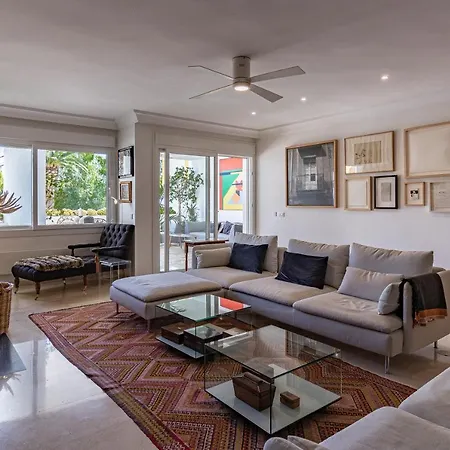 Apartamento Lujoso Y Moderno Piso Con Piscina Cerca Del Campo De Golf En Guadalmina Alta - Quetzal 54 *