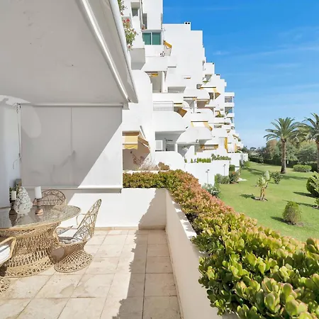 Lujoso Y Moderno Piso Con Piscina Cerca Del Campo De Golf En Guadalmina Alta - Quetzal 54 דירה *
